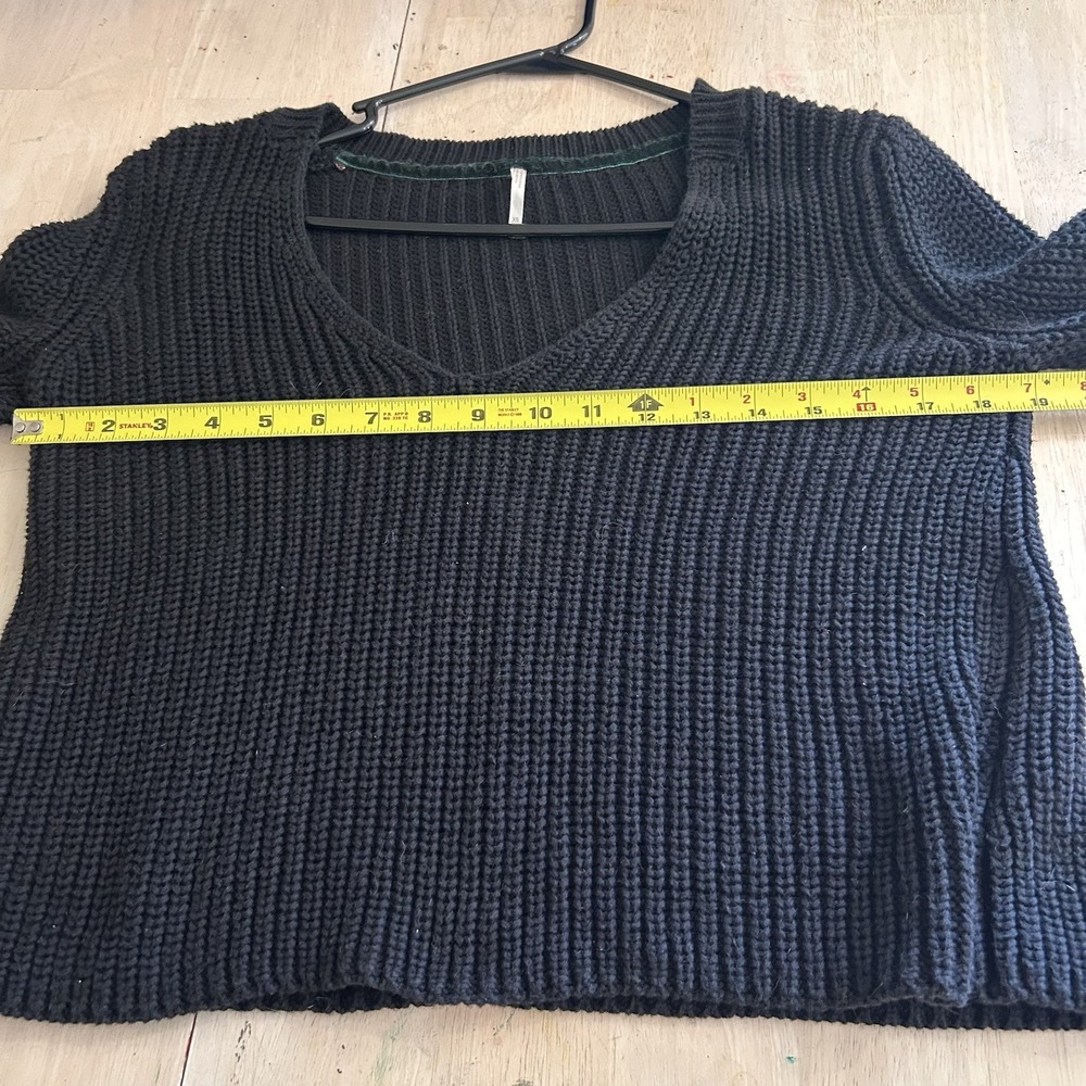 Free People Black Knit Sweater Sz XS Flare Sleeve Gothic Dark Romantic V Neck - Picture 10 of 11